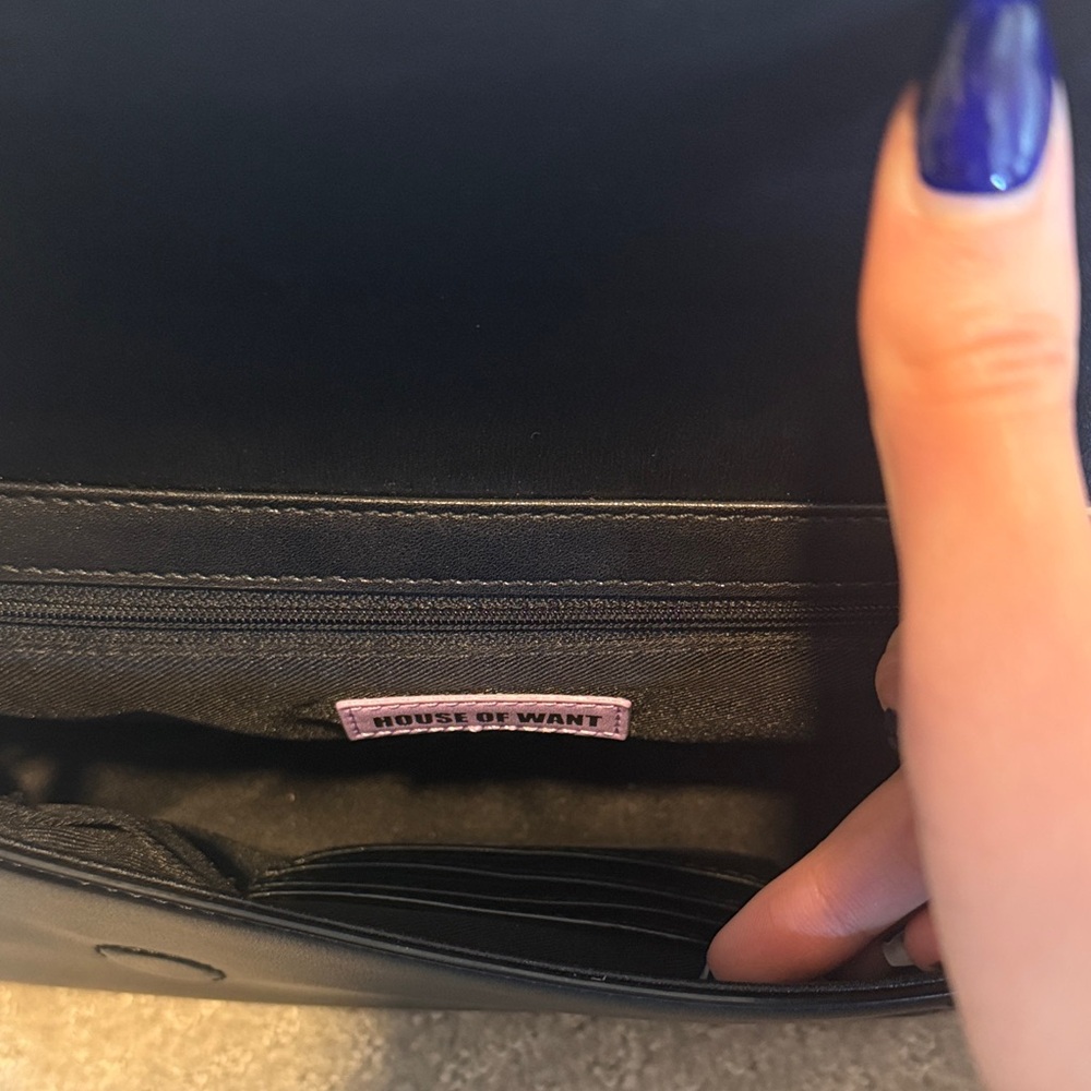 Black Chain Shoulder Bag - Picture 5 of 8